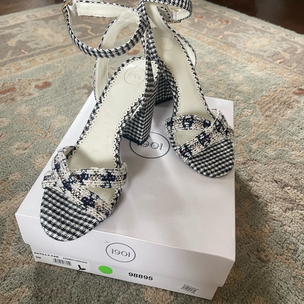 Nordstrom 1901 Black/White Herringbone Sandals